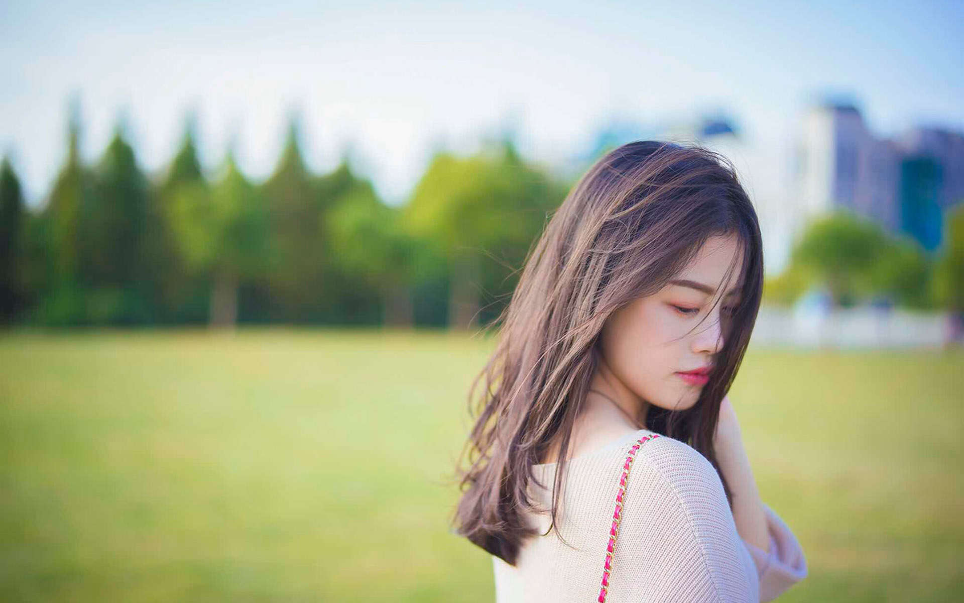结合处对着镜子顶弄_: 富有启发性的观察，能让人反思成败的关键吗？