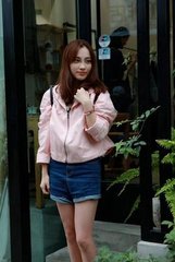 成品人和精品人的在线观看_: 迷雾中的真相，你是否能看到清晰方向？